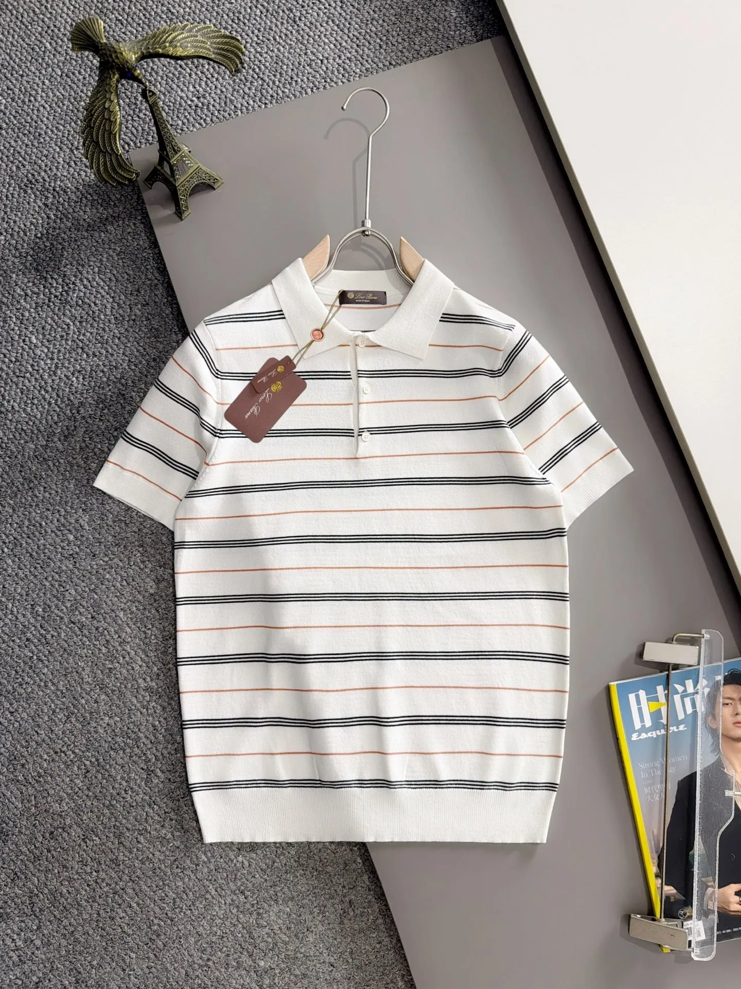 LP high quality Loro Piana 26ss New Arrival men's short-sleeved T-shirt. Made of combed cotton yarn knitted cotton fabric, no pressure when entering and exiting the counter. Exclusive control of raw materials. It feels substantial when weighed, and the upper body is more textured than ordinary T-shirts. This texture can handle the weather easily and is suitable for both hot and cold! Loose fit design, looks noble. The only correct version is available Size: M to 3XL